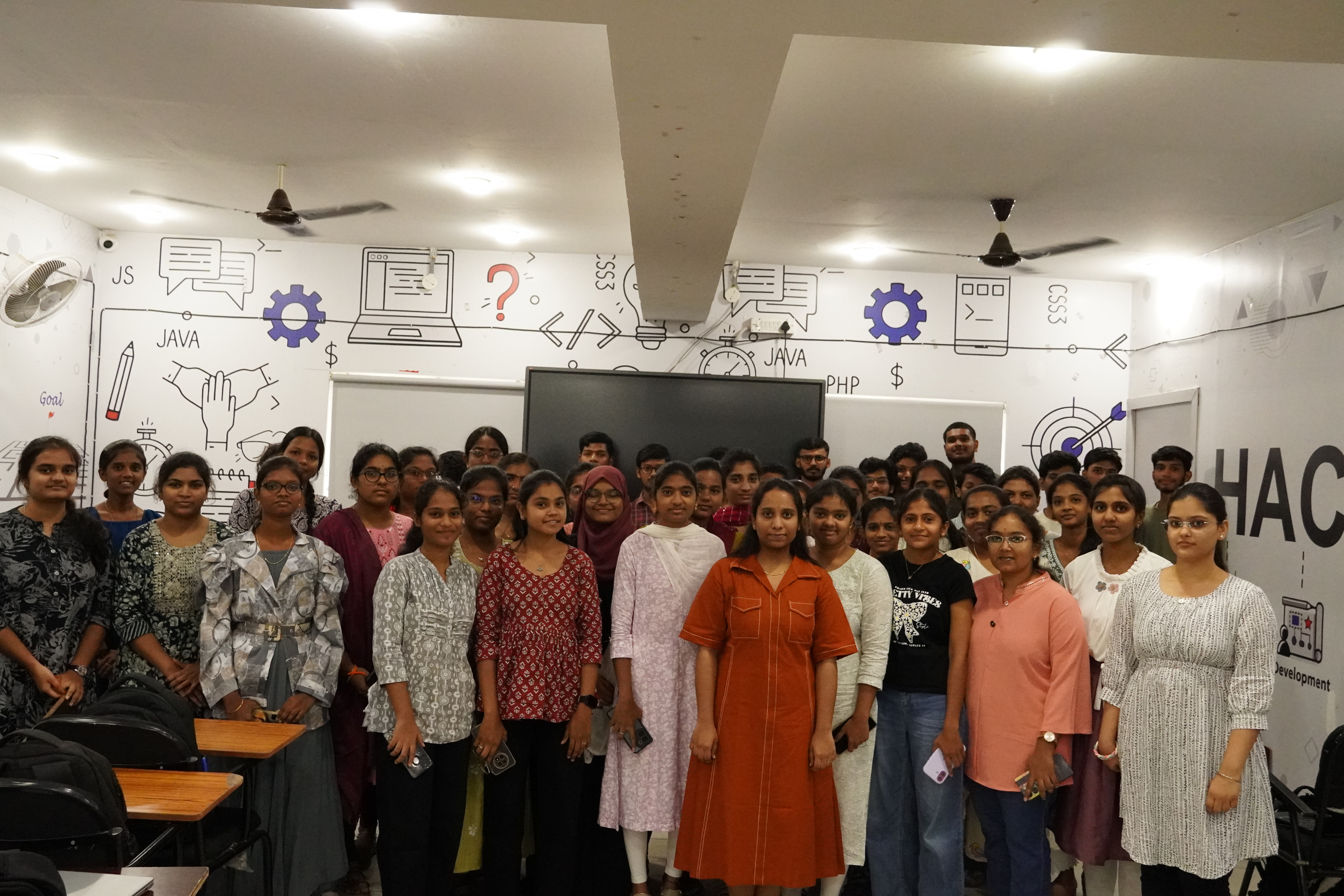 Final project presentations and judging at Codegnan Hackathon